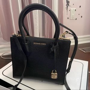 Micheal Kors Mercer Medium Pebbled Leather Crossbody Bag